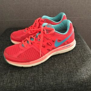 Nike Dual Fusion Sneakers